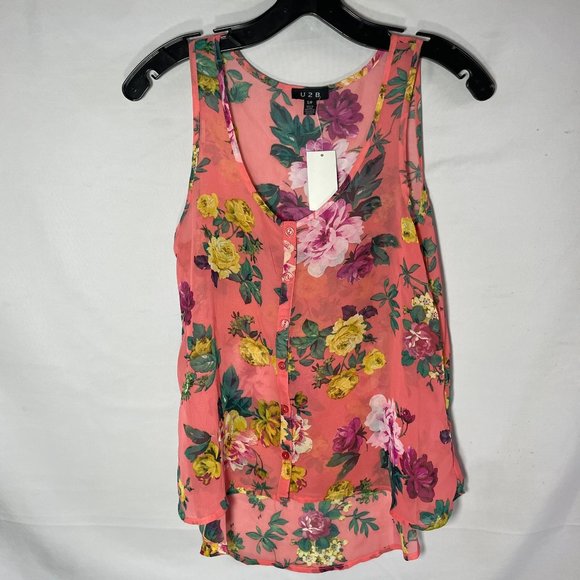 FREE ADD-ON Item 🖤 Floral Tank Top - Picture 1 of 4